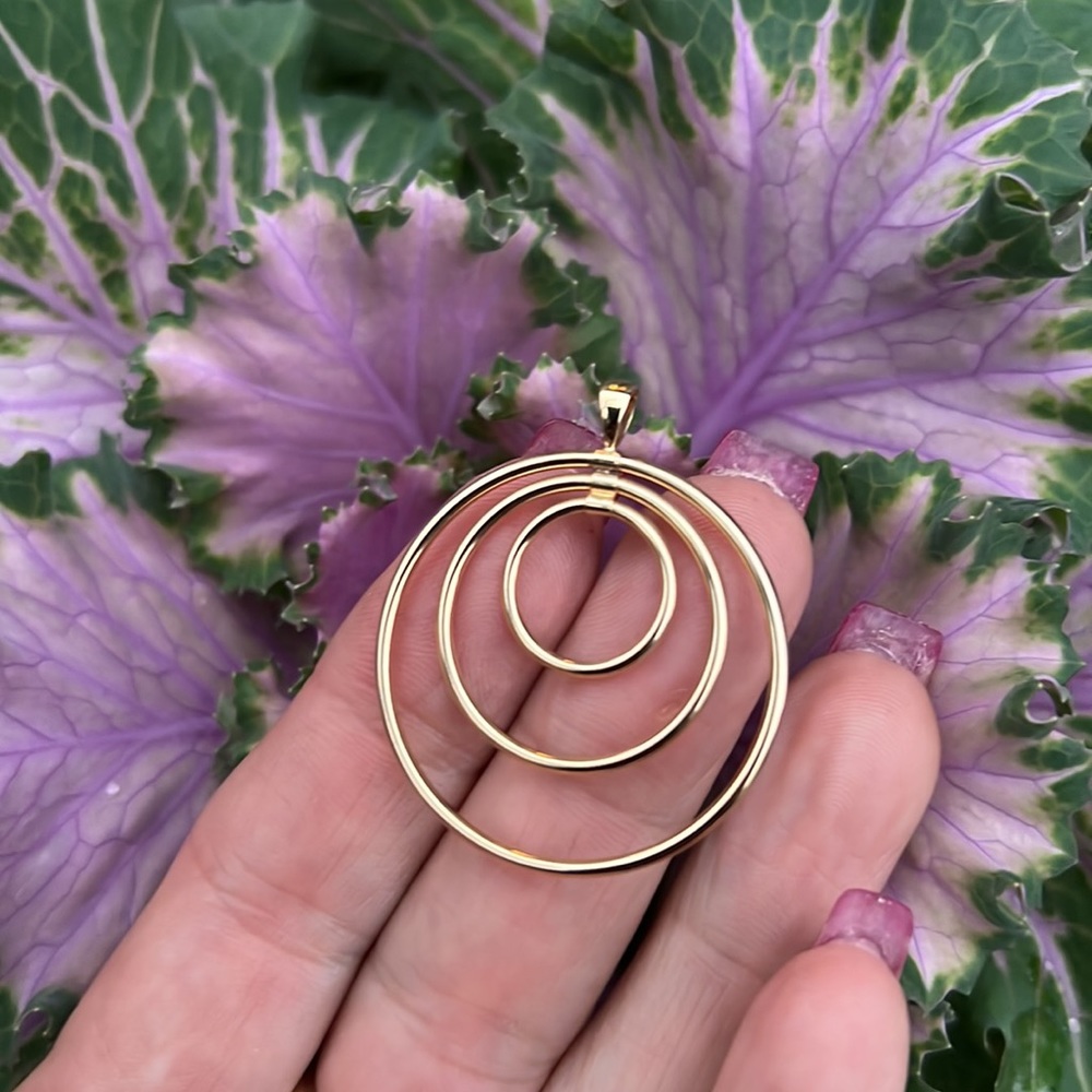 14K Eternagold Yellow Gold Three Circle Pendant